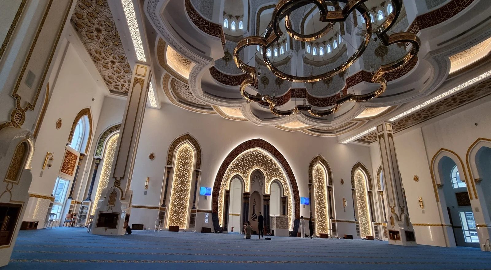 HH Sheikh Rashid Bin Mohammed Mosque — IZEC works
