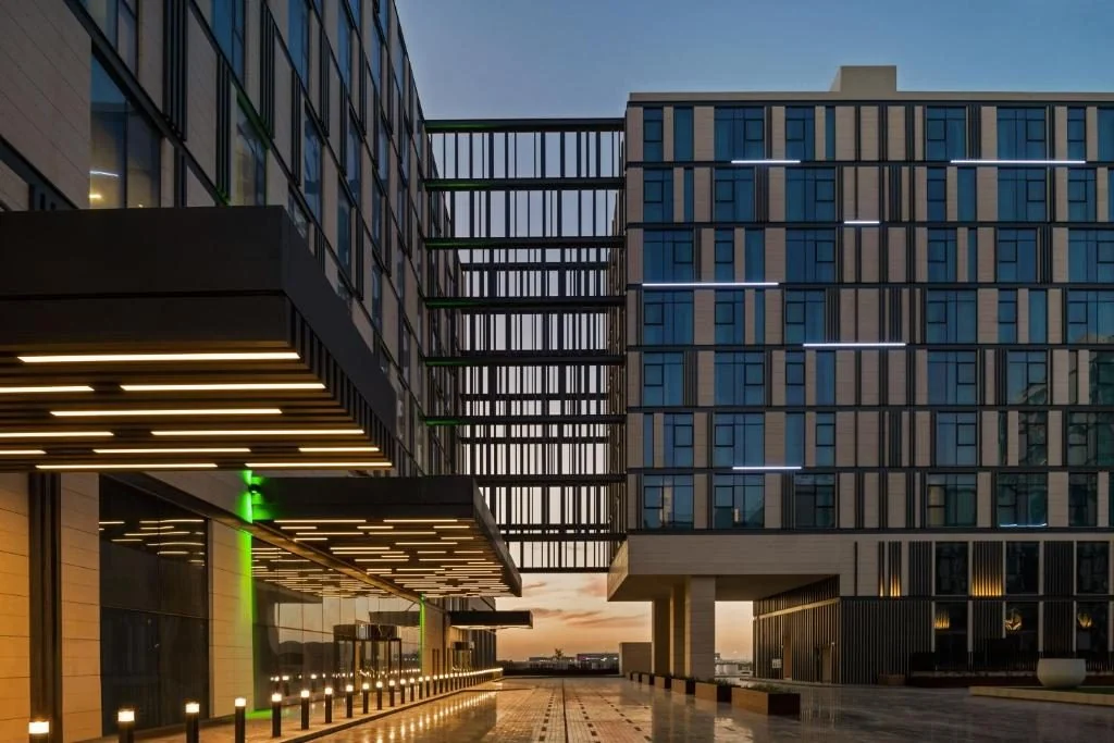 Holiday Inn & Staybridge Suites — Dubai South