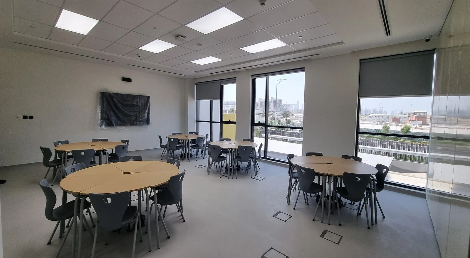 Muna British Academy — Lagoons — IZEC works